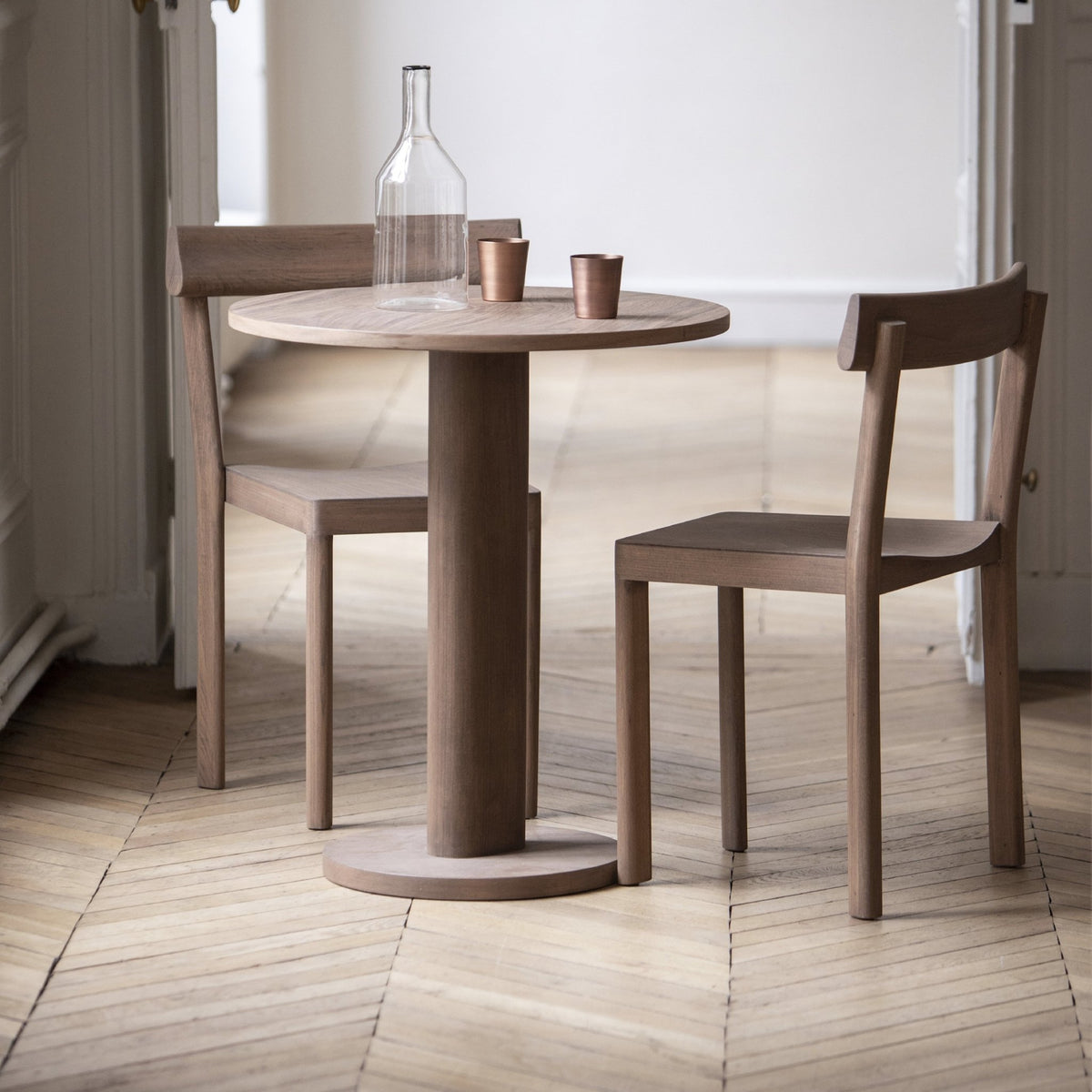 Chaise en noyer Galta - Kann Design - The Cool Republic