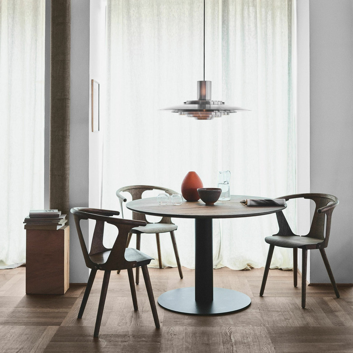 Chaise en noyer huilé SK1 In Between - &tradition - The Cool Republic
