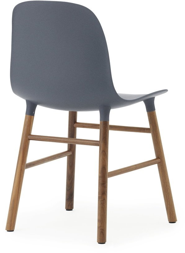 Chaise en noyer naturel et pp bleu Form - Normann Copenhagen - The Cool Republic