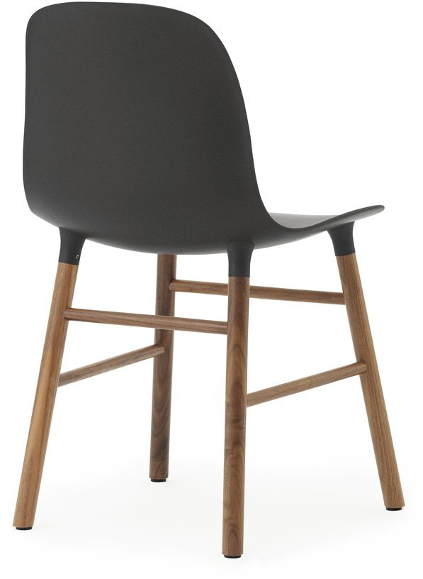 Chaise en noyer naturel et pp noir Form - Normann Copenhagen - The Cool Republic