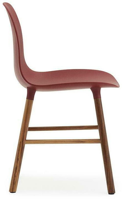 Chaise en noyer naturel et pp rouge Form - Normann Copenhagen - The Cool Republic