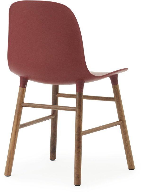 Chaise en noyer naturel et pp rouge Form - Normann Copenhagen - The Cool Republic