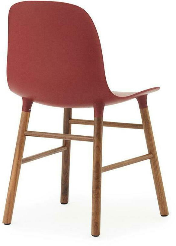 Chaise en noyer naturel et pp rouge Form - Normann Copenhagen - The Cool Republic