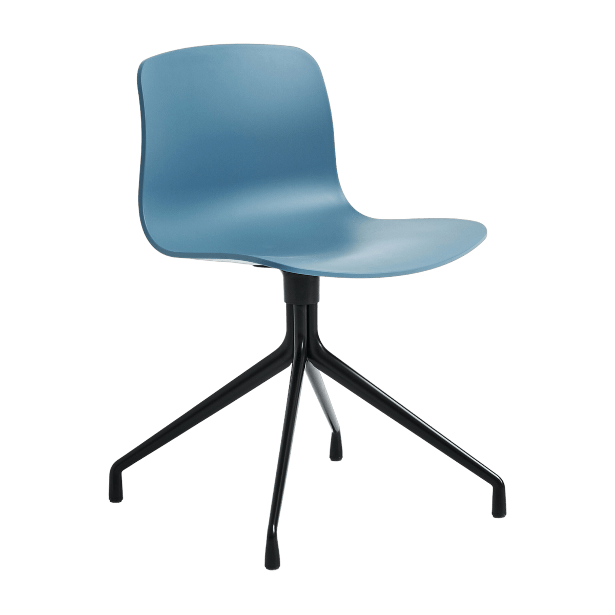 Chaise en plastique recyclé bleu azure et pieds noirs AAC 10 2.0 - HAY - The Cool Republic