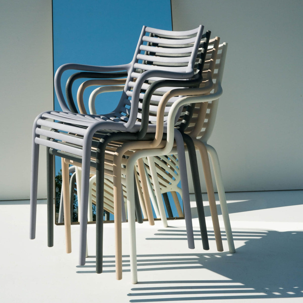 Chaise en plastique recyclé gris foncé PIP-e Green - Driade - The Cool Republic