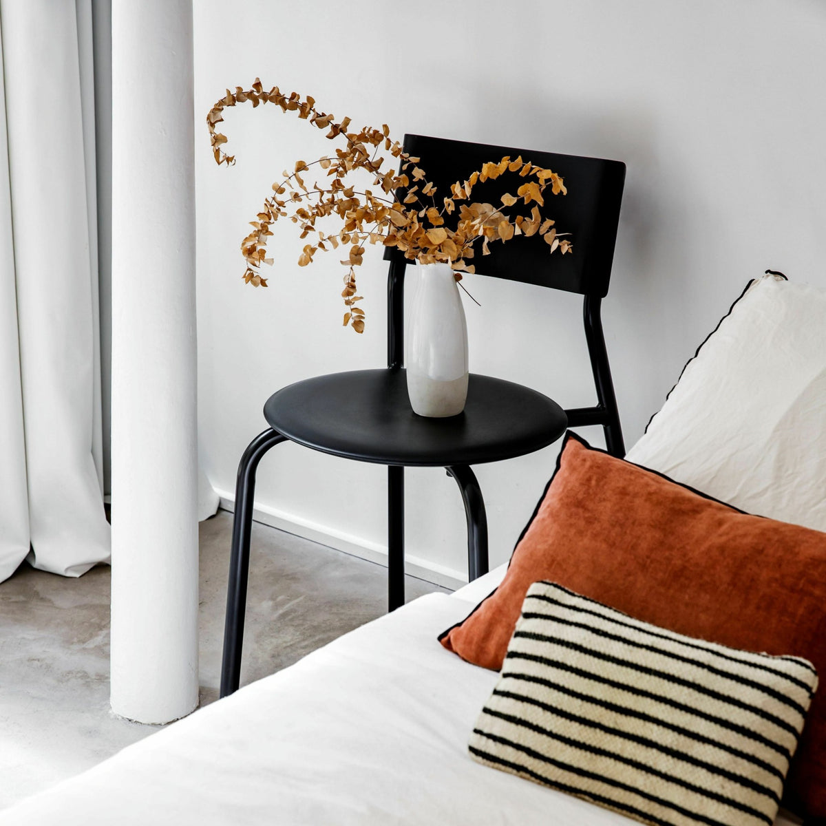 Chaise en plastique recyclé noire SSDr - TIPTOE - The Cool Republic