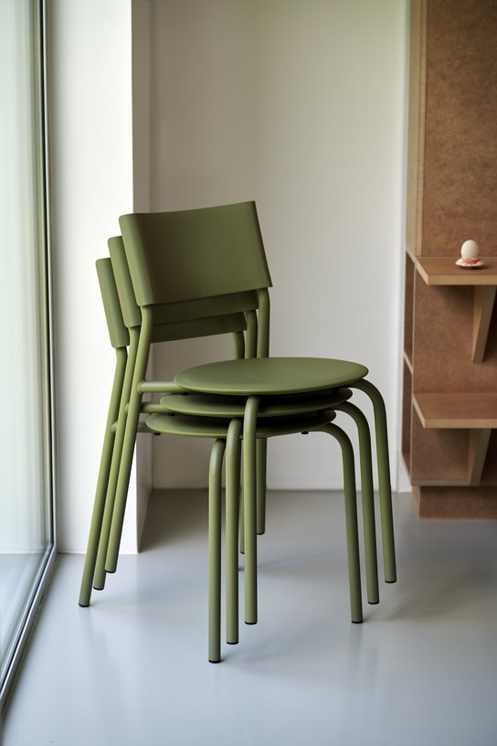 Chaise en plastique recyclé vert kaki SSDr - TIPTOE - The Cool Republic