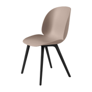 Chaise en plastique rose et base noire Beetle - Gubi - The Cool Republic