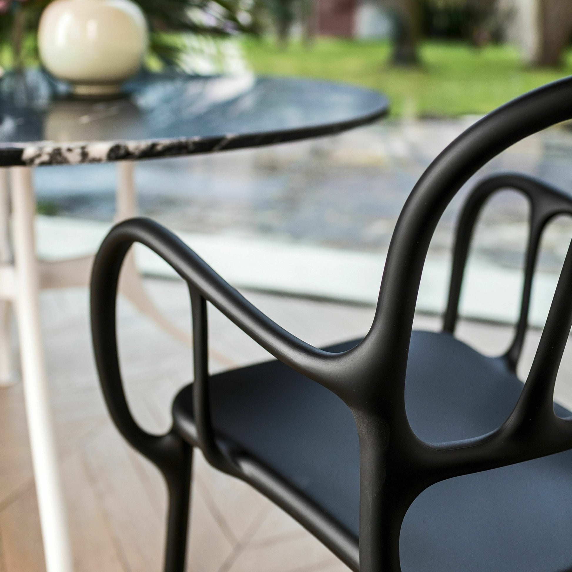 Chaise en polypropylene blanche Mila - Magis - The Cool Republic