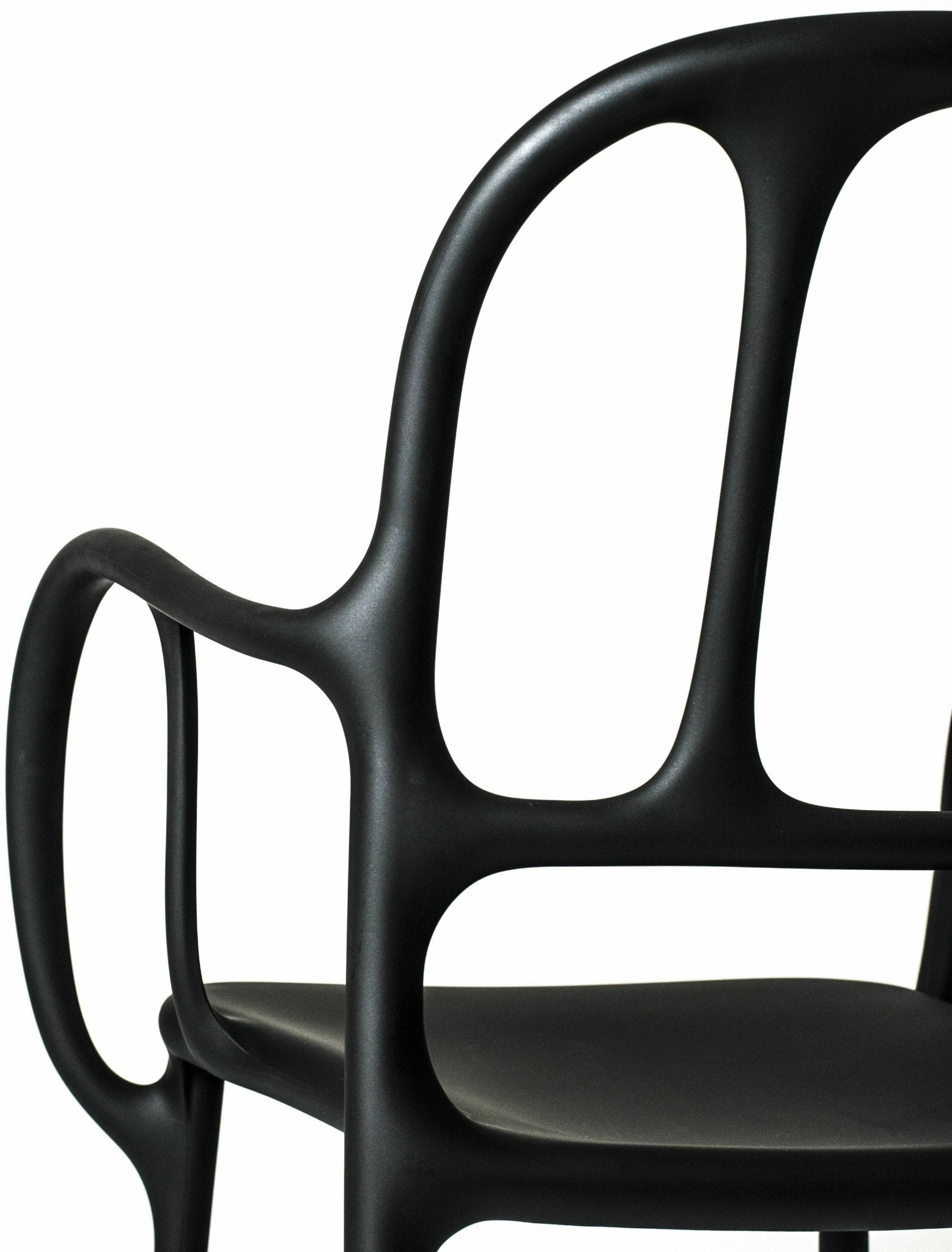 Chaise en polypropylene noire Mila - Magis - The Cool Republic