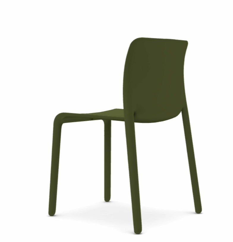 Chaise en polypropylene vert olive First - Magis - The Cool Republic
