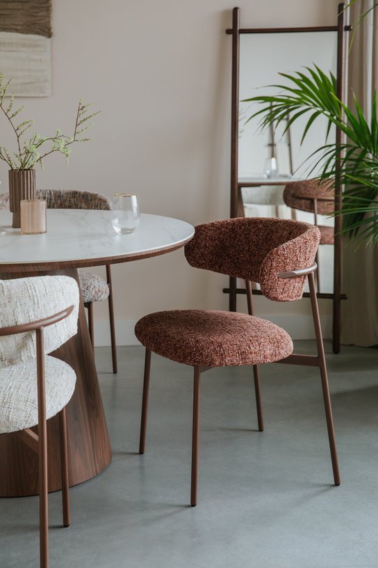 Chaise en tissu marron rouge Finn - The Cool Republic - The Cool Republic
