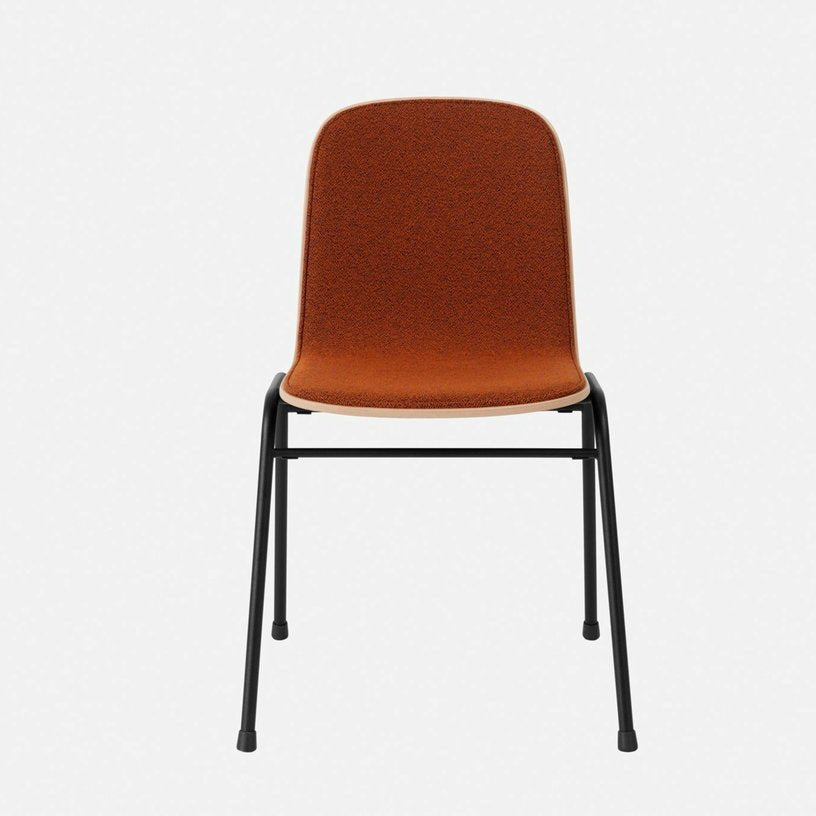 Chaise en tissu rouge et cadre noir Touchwood - Hem - The Cool Republic