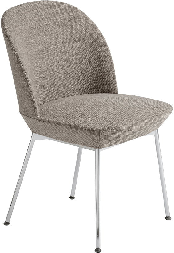 Chaise gris beige et pieds chrome Oslo - Muuto - The Cool Republic