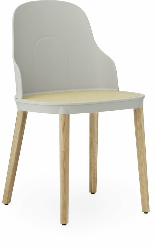 Chaise gris chaud à l'assise en cannage moulé et au pietement en chêne Allez Warm Grey - Normann Copenhagen - The Cool Republic