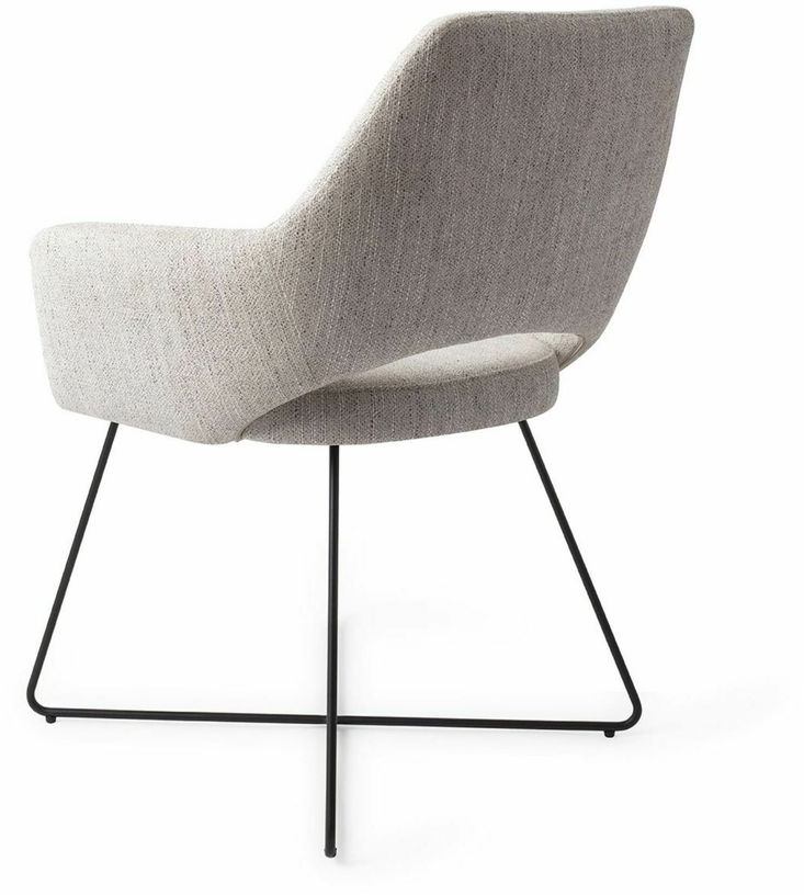 Chaise gris clair pigeon avec pieds croisés en métal noir Yanai - Jesper Home - The Cool Republic