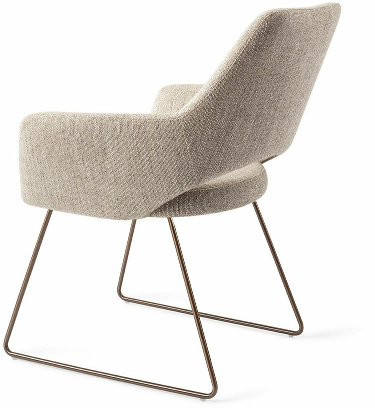 Chaise grise biscuit beach avec pieds élégants en métal rosé Yanai - Jesper Home - The Cool Republic