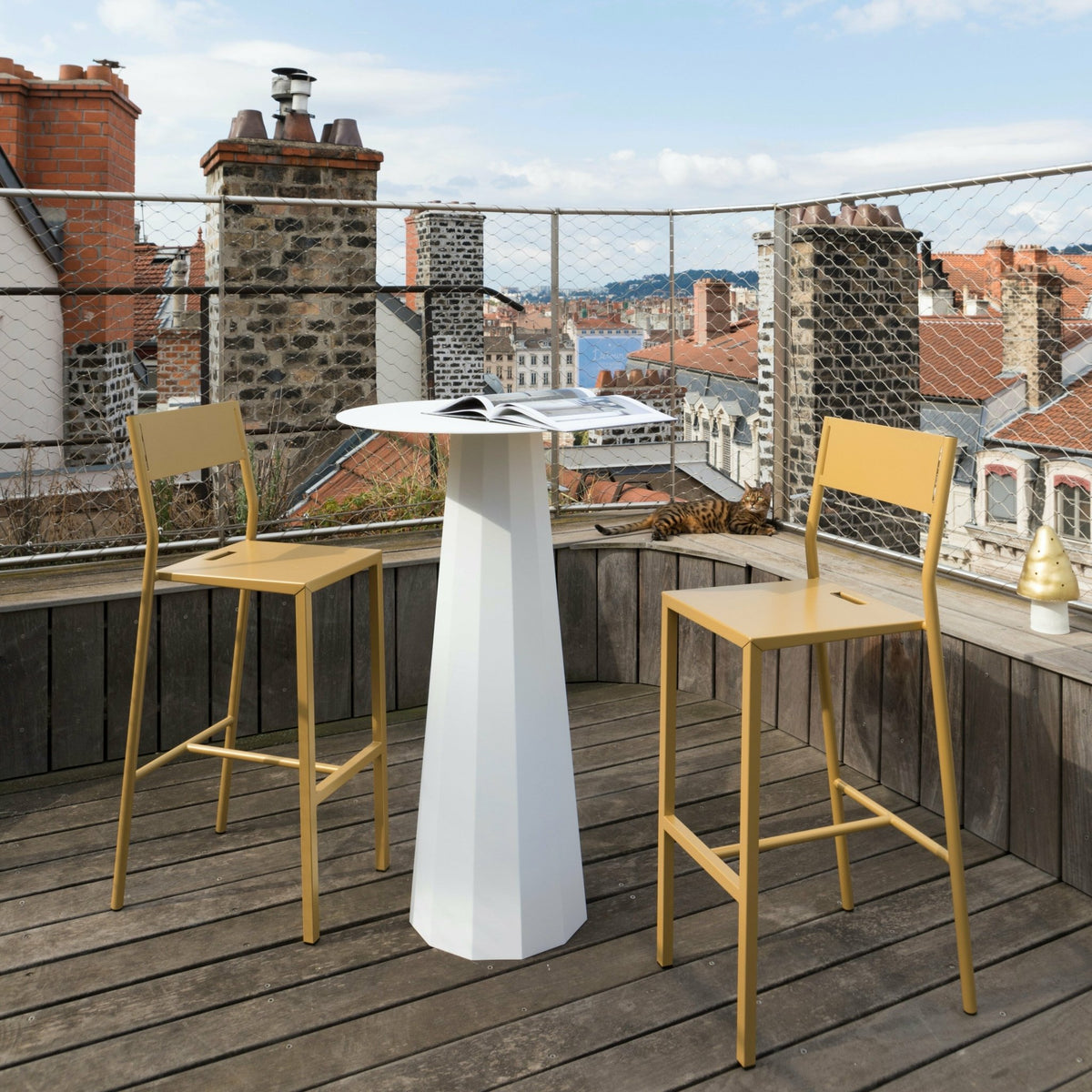 Chaise haute en acier mat sable 110 cm Take - Matière Grise - The Cool Republic