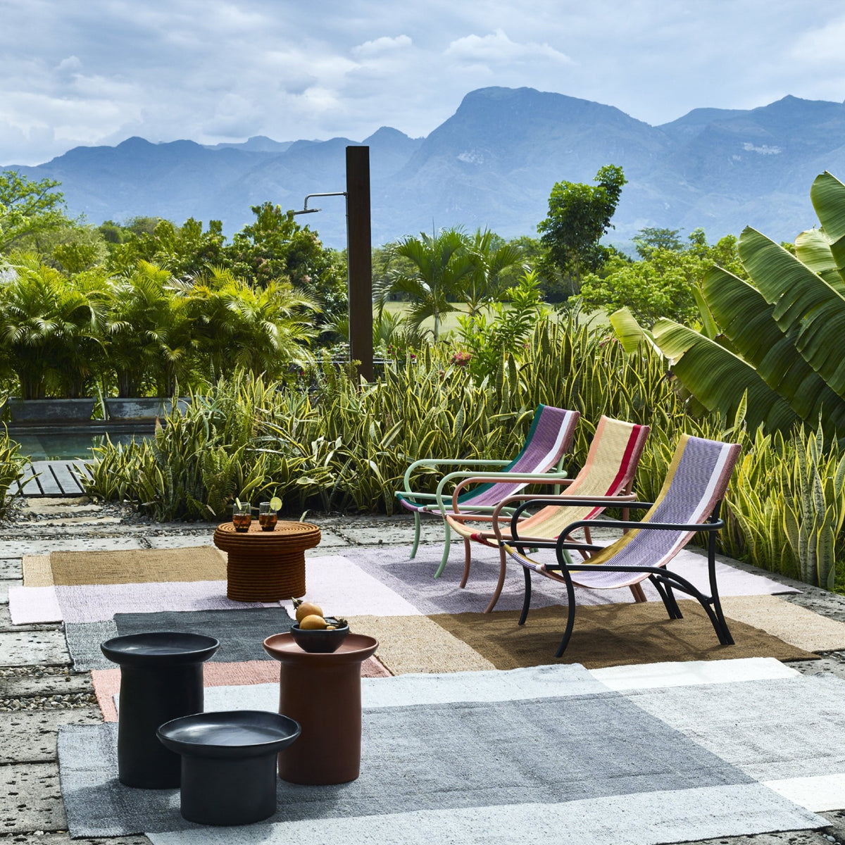 Chaise longue de jardin en acier noir Maraca - Ames - The Cool Republic