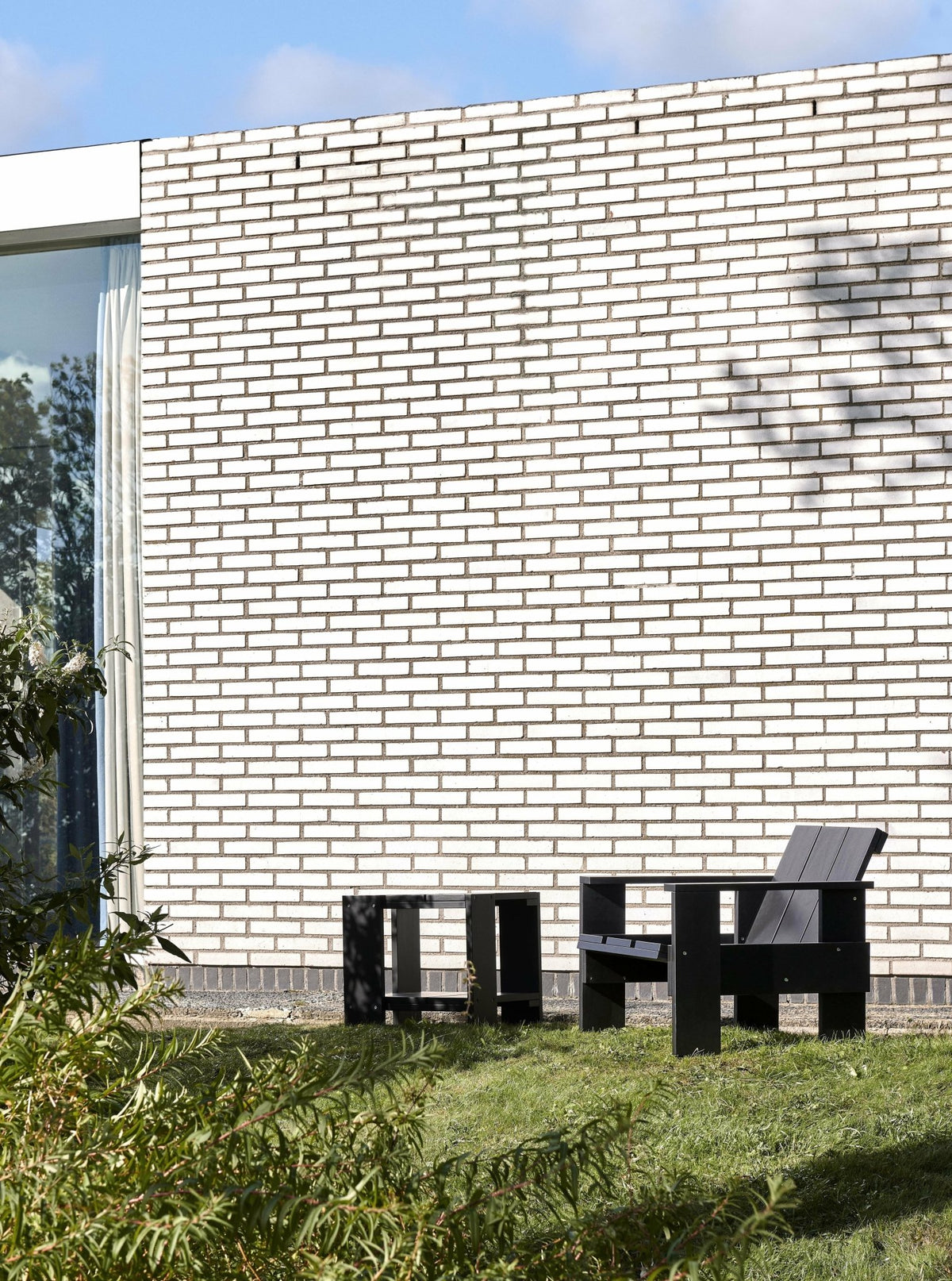 Chaise longue d'extérieur en pin noire Crate - Hay - The Cool Republic