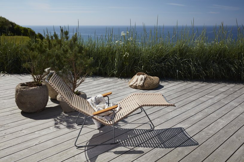 Chaise longue en métal et plastique jaune citron 136,5x66x93cm Click - Houe - The Cool Republic