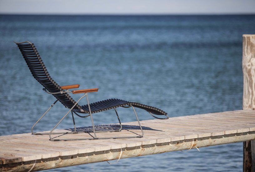 Chaise longue en métal et plastique jaune citron 143x60,5x96cm sunlounger Click - Houe - The Cool Republic