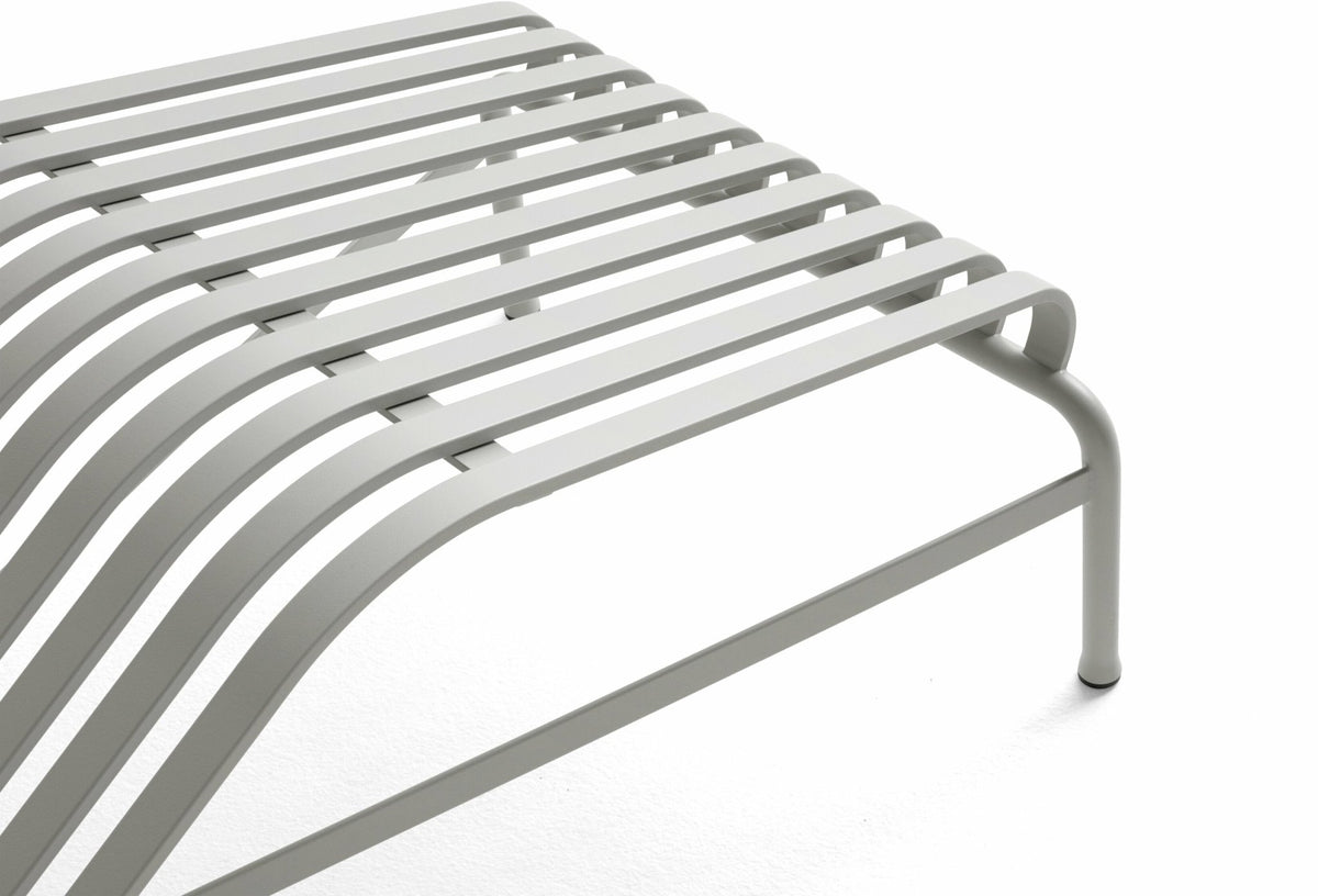 Chaise longue en métal gris Palissade - HAY - The Cool Republic