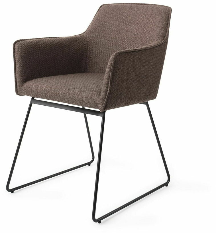 Chaise marron potters clay avec pieds élégants en métal noir Hofu - Jesper Home - The Cool Republic