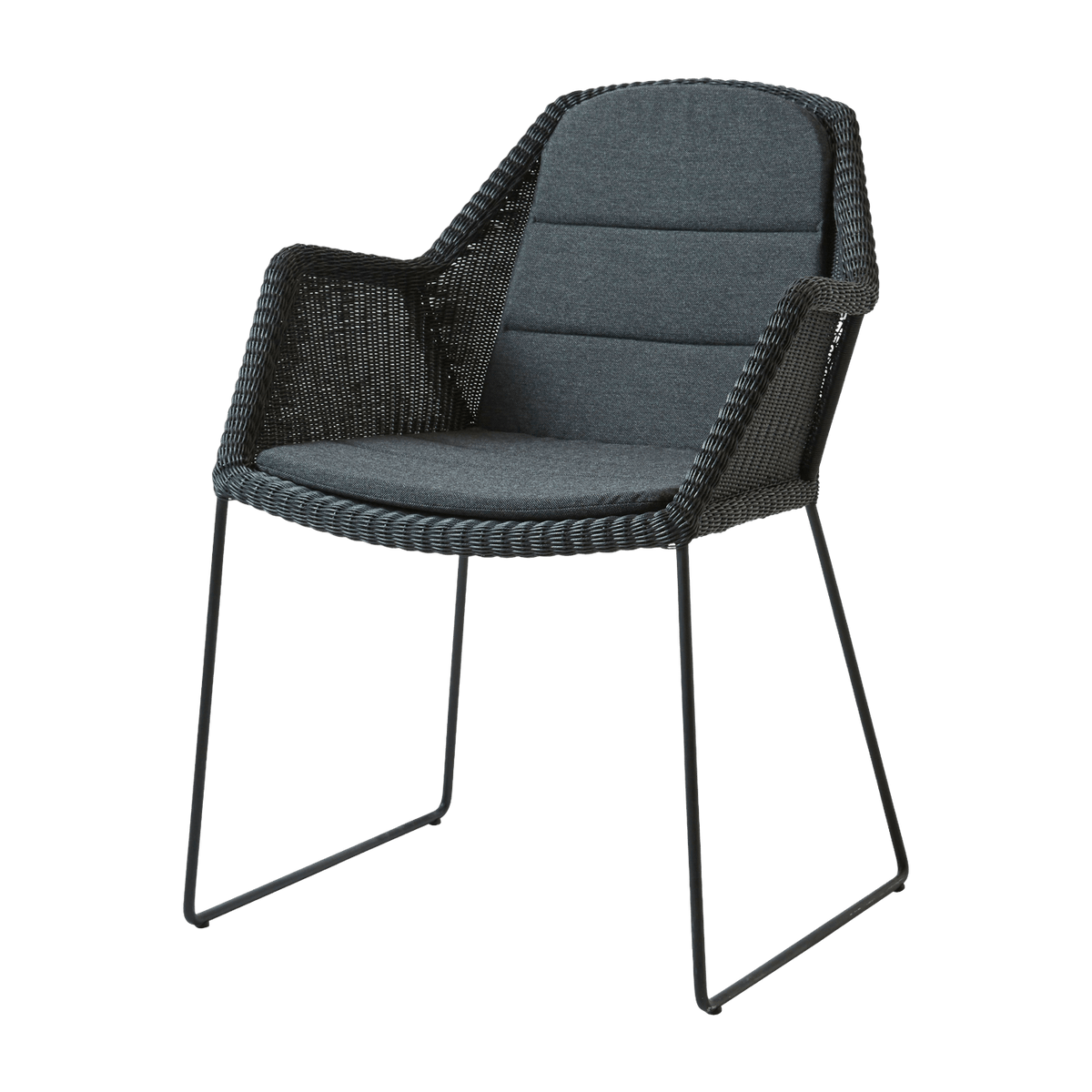 Chaise noire avec coussin noir Breeze - Cane-Line - The Cool Republic