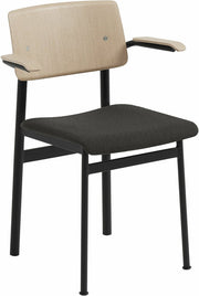 Chaise noire et bois naturel Loft - Muuto - The Cool Republic