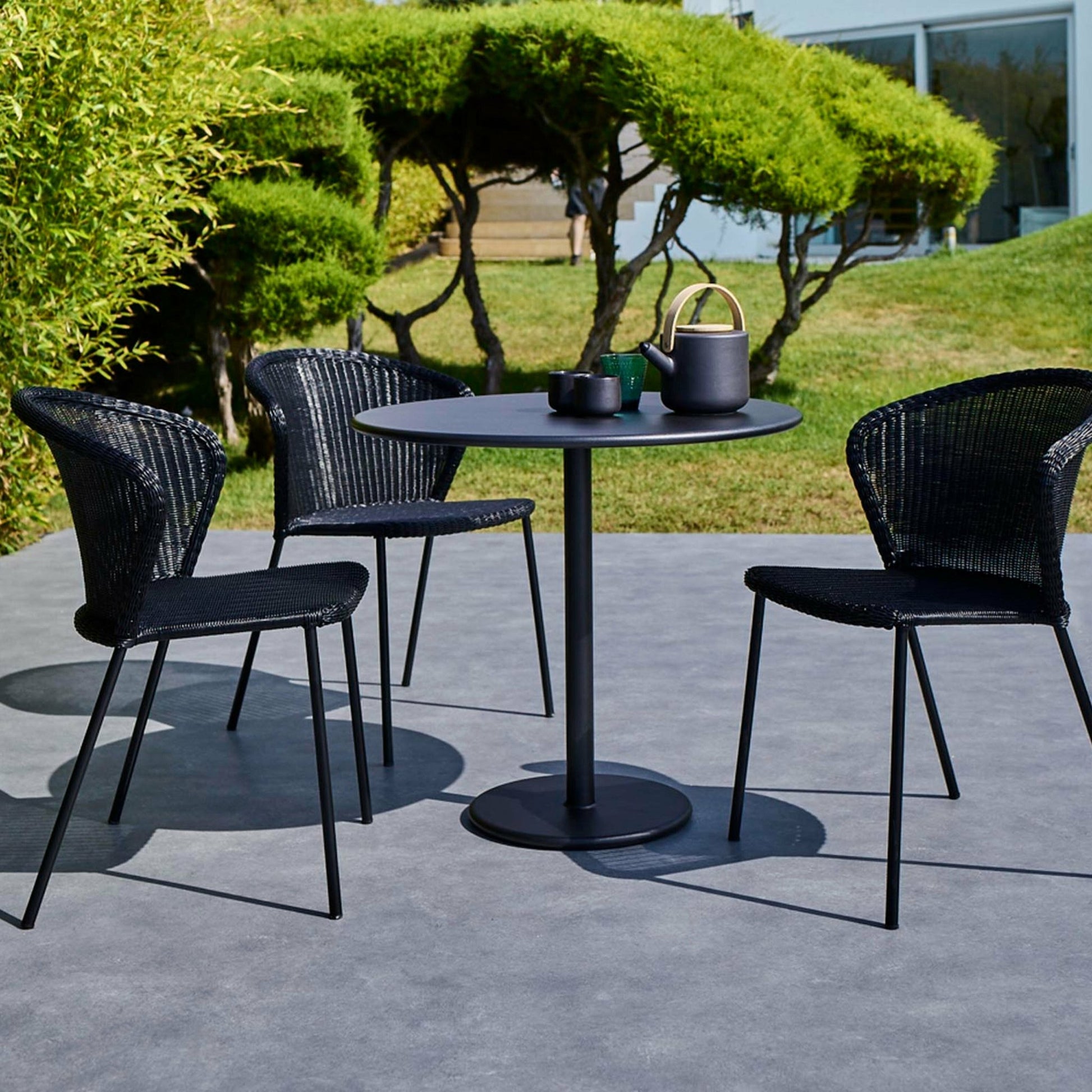 Chaise noire Lean - Cane-Line - The Cool Republic