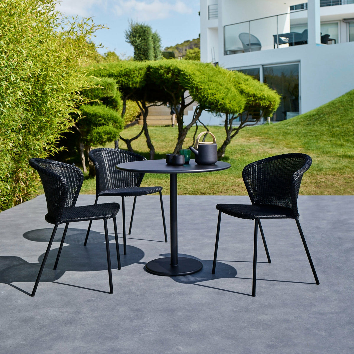 Chaise noire Lean - Cane-Line - The Cool Republic