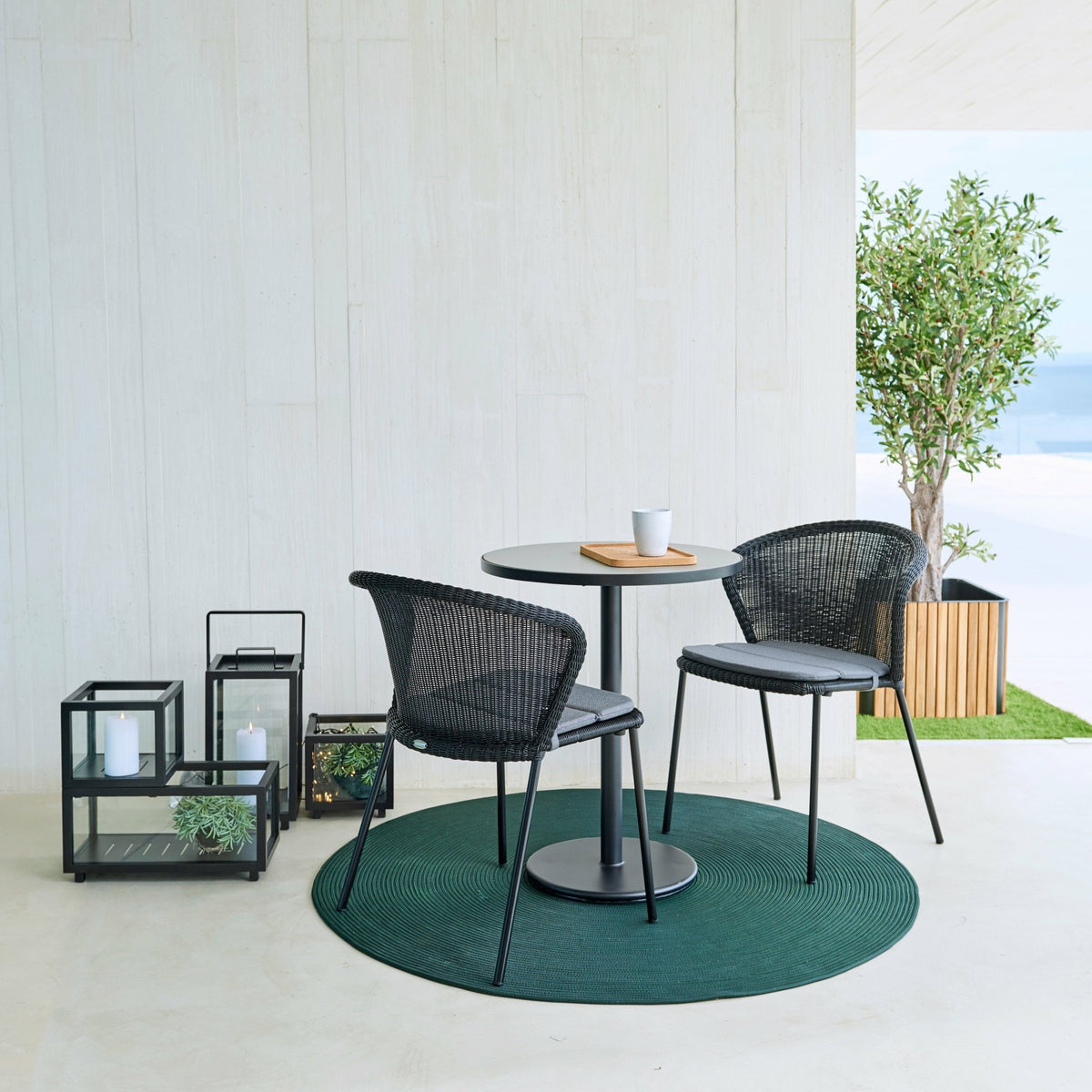 Chaise noire Lean - Cane-Line - The Cool Republic