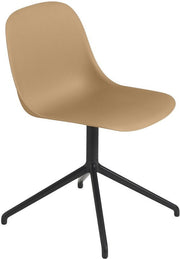 Chaise ocre piétement pivot Fiber - Muuto - The Cool Republic