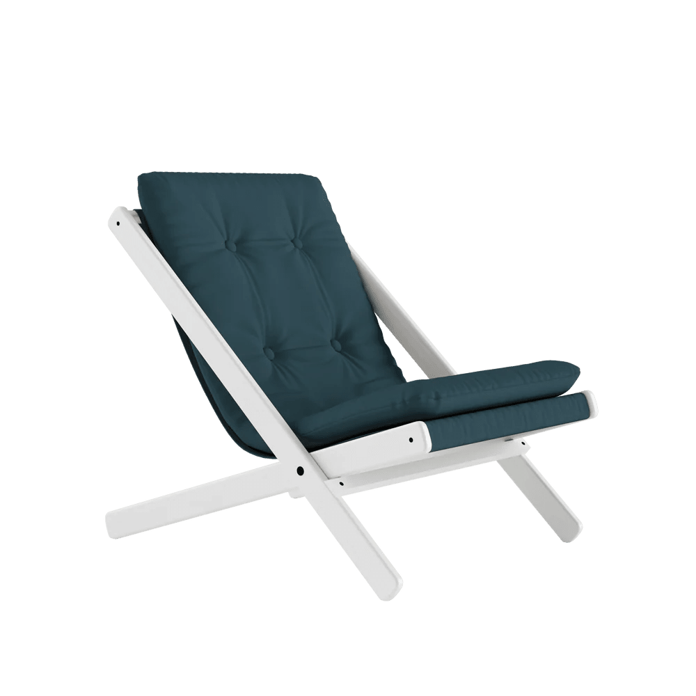 Chaise pliante en hêtre blanc et matelas en coton bleu pétrole 65x88x75cm Boogie raw - Karup Design - The Cool Republic