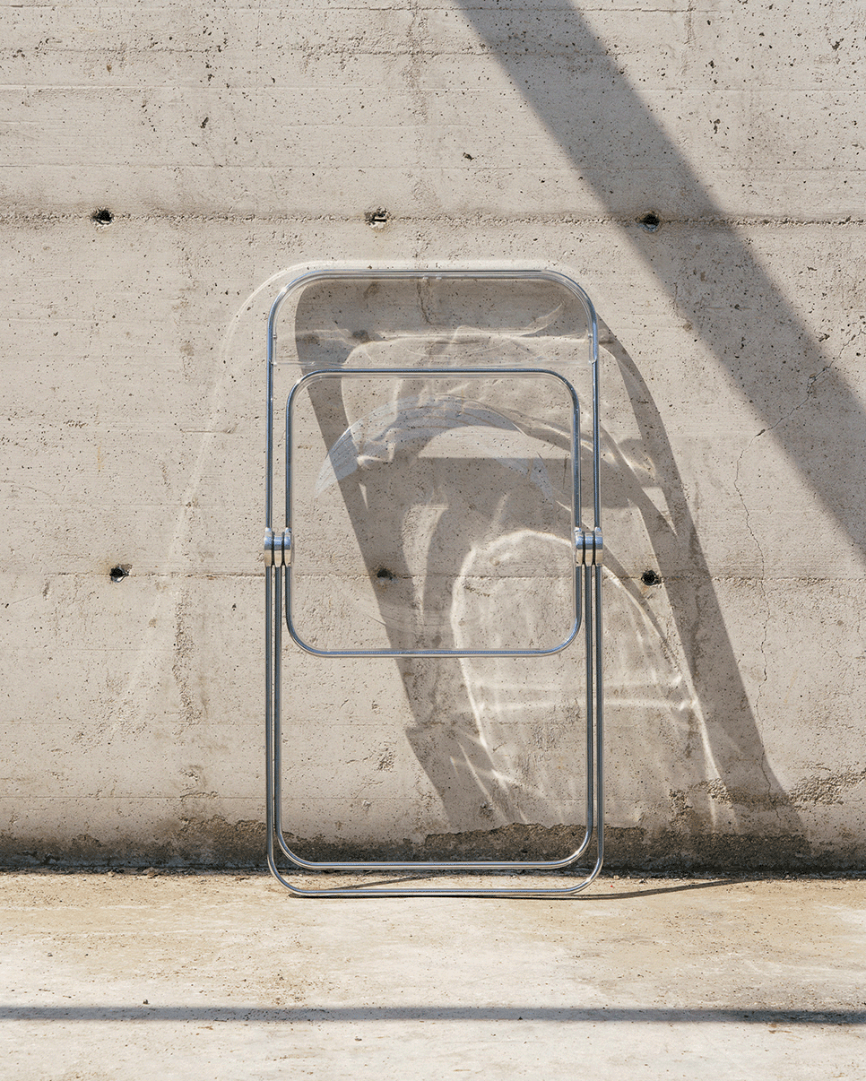 Chaise pliante transparente et acier blanc Plia - Anonima Castelli - The Cool Republic