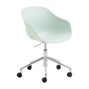 Chaise réglable à roulettes en plastique recyclé dusty mint et pieds en aluminium AAC 252 2.0 - HAY - The Cool Republic