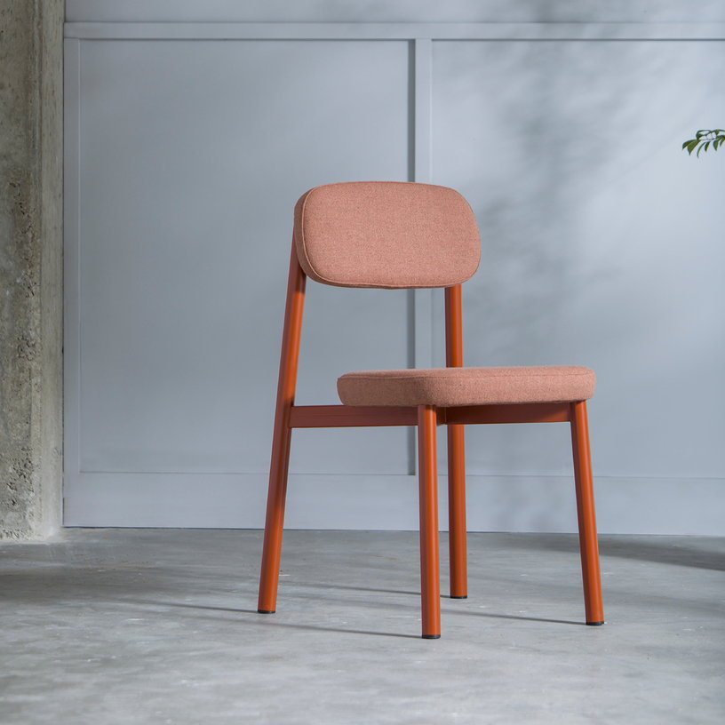 Chaise rose Résidence - Kann Design - The Cool Republic