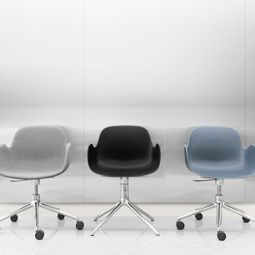 Chaise tournante à roulettes noire Swivel Norman Copenhagen noir - Normann Copenhagen - The Cool Republic
