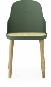 Chaise verte parc à l'assise en cannage moulé et au pietement en chêne Allez Park vert - Normann Copenhagen - The Cool Republic