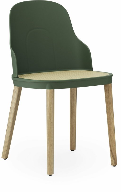 Chaise verte parc à l'assise en cannage moulé et au pietement en chêne Allez Park vert - Normann Copenhagen - The Cool Republic