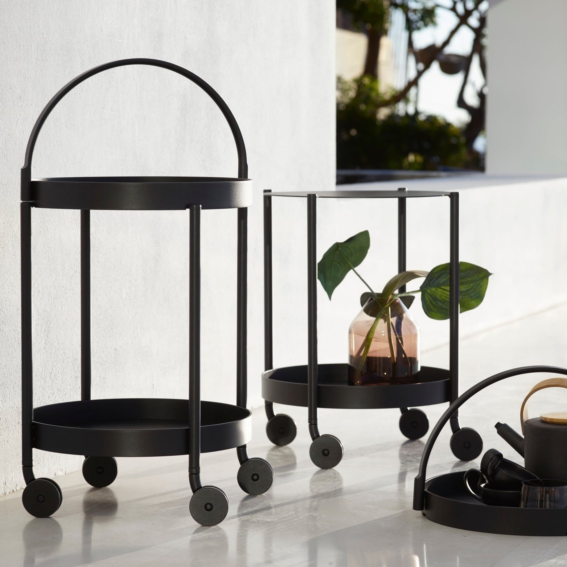 Chariot en aluminium blanc Roll - Cane-Line - The Cool Republic