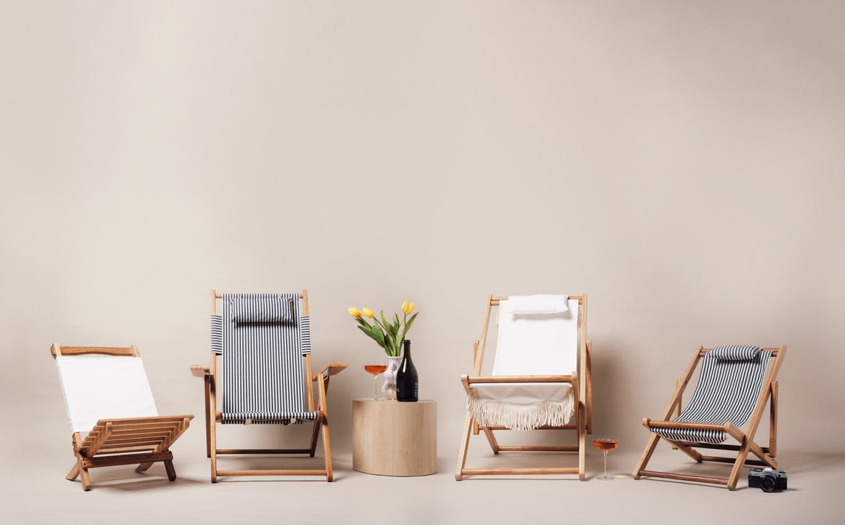 Chilienne pour enfants bleue à fines rayures blanches Mini Sling Chair - Business & Pleasure - The Cool Republic