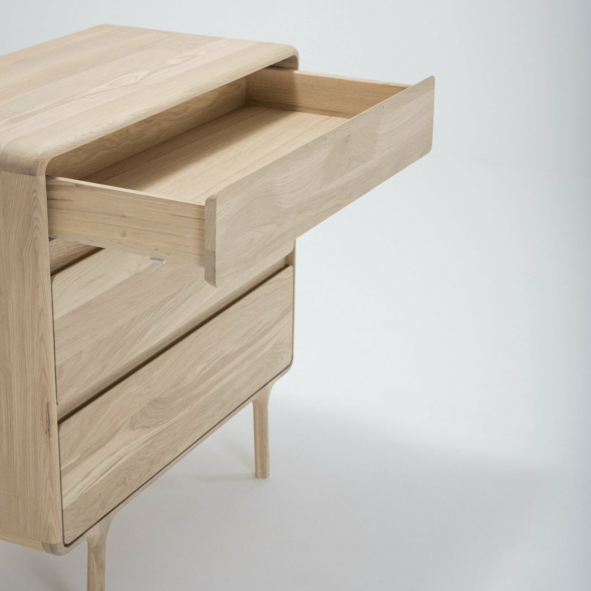 Commode en chêne blanchi huilé Fawn - Gazzda - The Cool Republic
