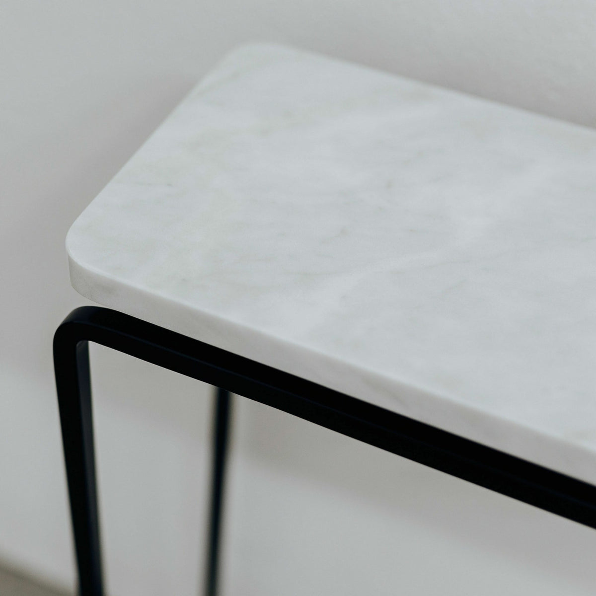 Console in marbre white S Form-C - Un’common - The Cool Republic