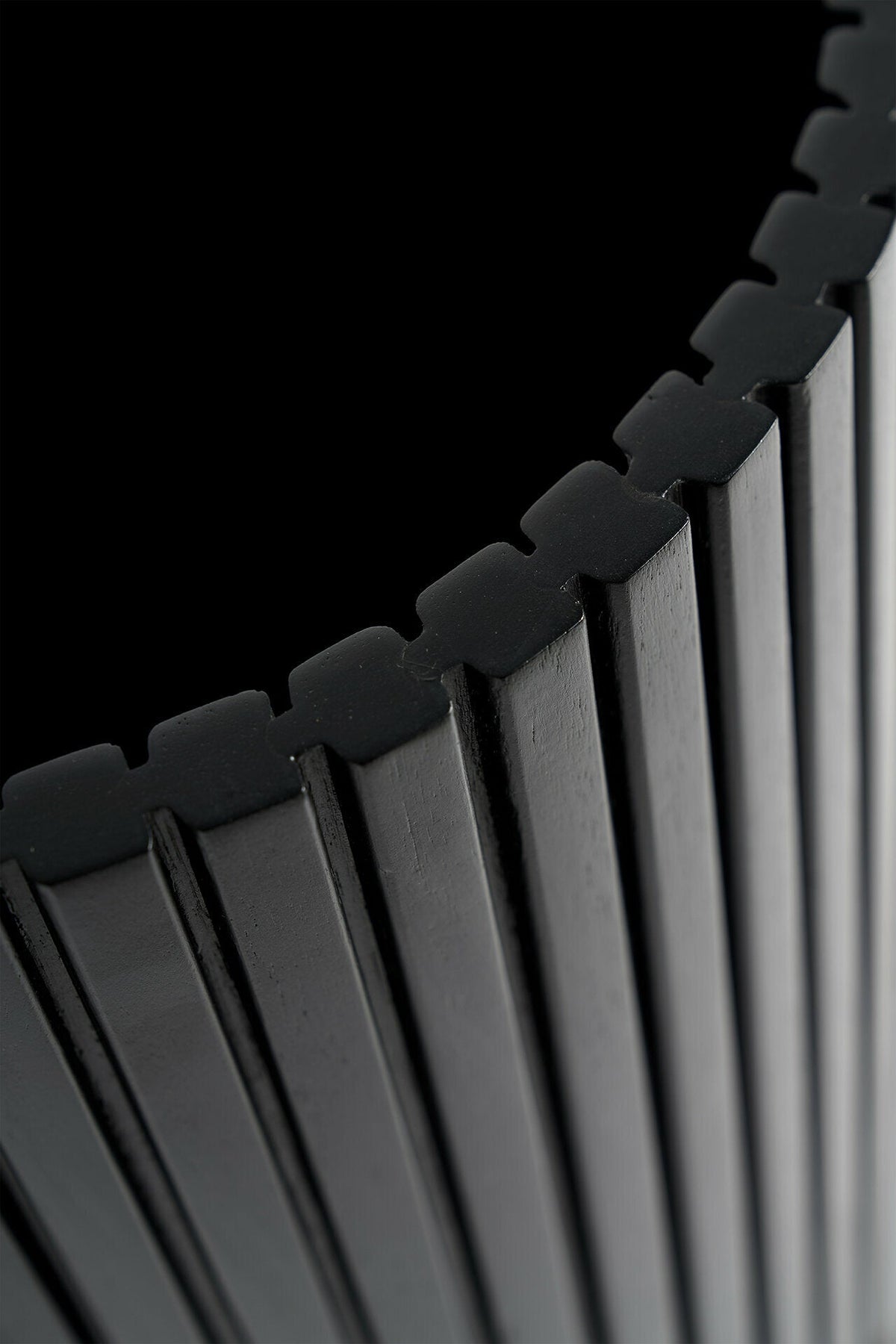 Corbeille à papier Roller Max noire en acajou - Ethnicraft Accessories - The Cool Republic