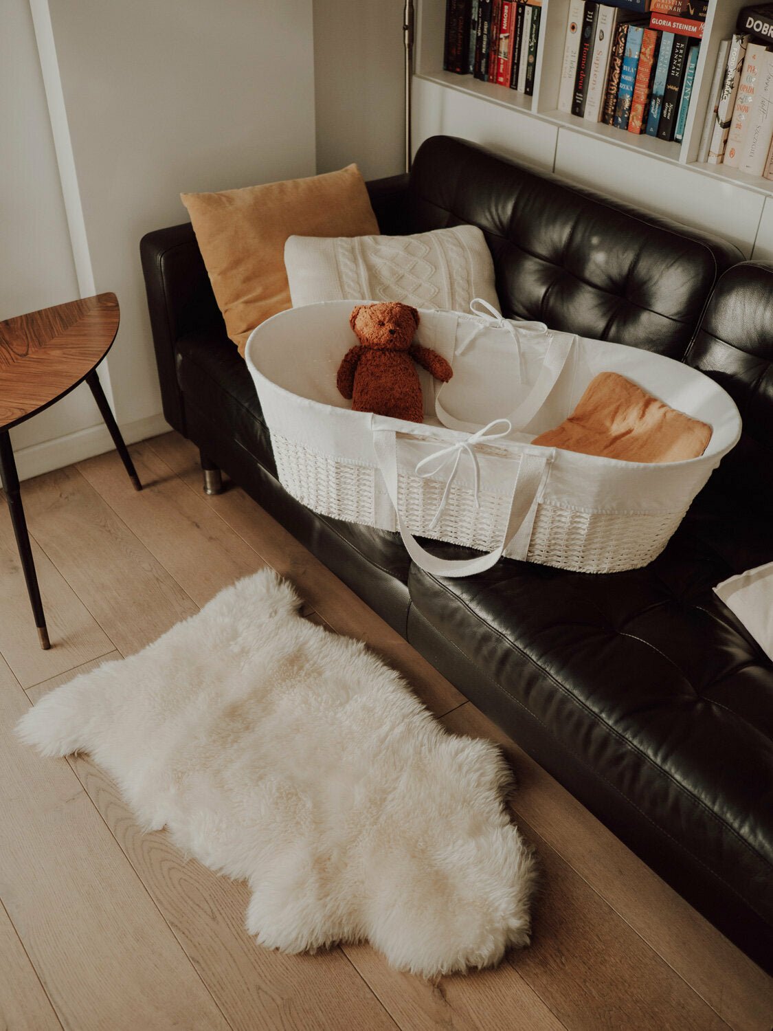 White natural fiber bassinet with white lining Moses - Happy Moses - The Cool Republic