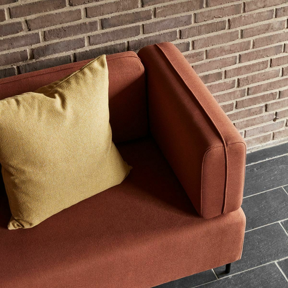 Coussin avec rembourrage 60 x 60 cm jaune - Hübsch - The Cool Republic
