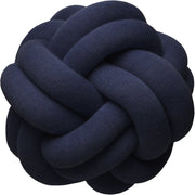 Coussin bleu marine Knot 30cm - Design House Stockholm - The Cool Republic