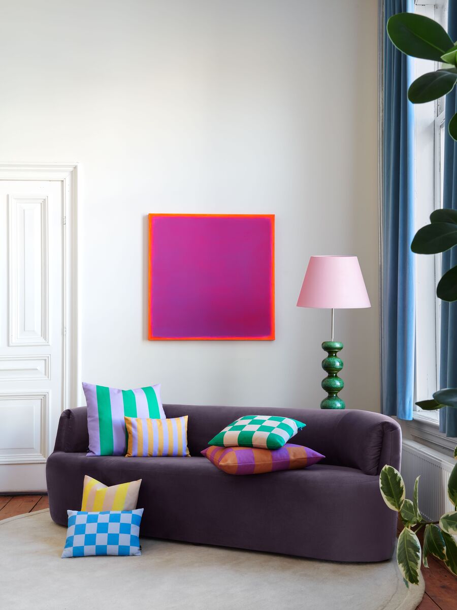 Coussin carré à rayures en tissu vert et violet 60x60cm Striped - Fest Amsterdam - The Cool Republic